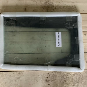 Скло Komatsu WB93R-5 Скло Komatsu WB93R-5