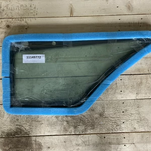 Скло Volvo BL61, BL71 до 2012року Скло Volvo BL61, BL71 до 2012року